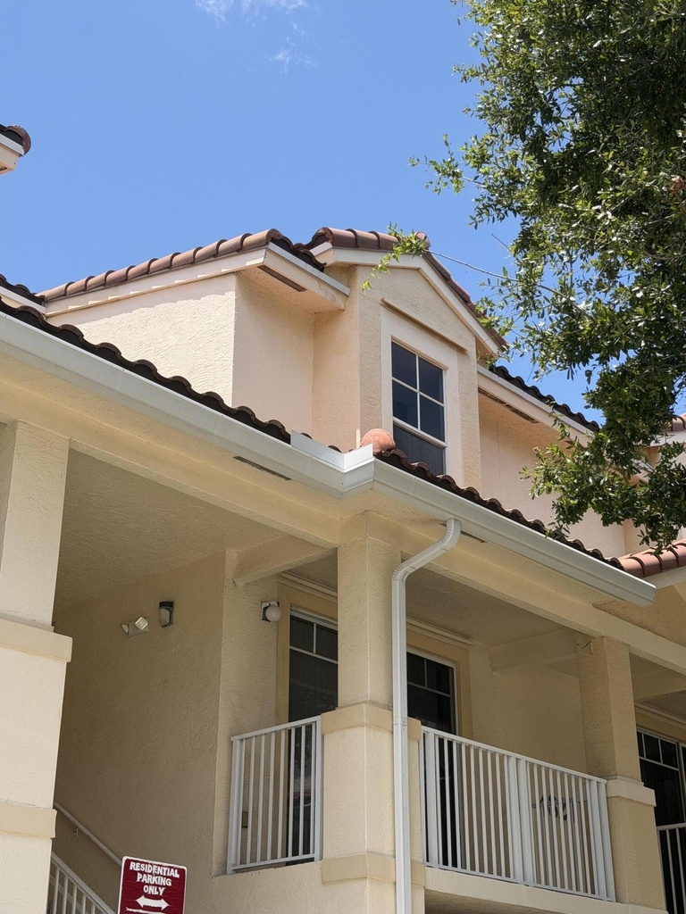 4823 Chancellor Drive - Photo 2