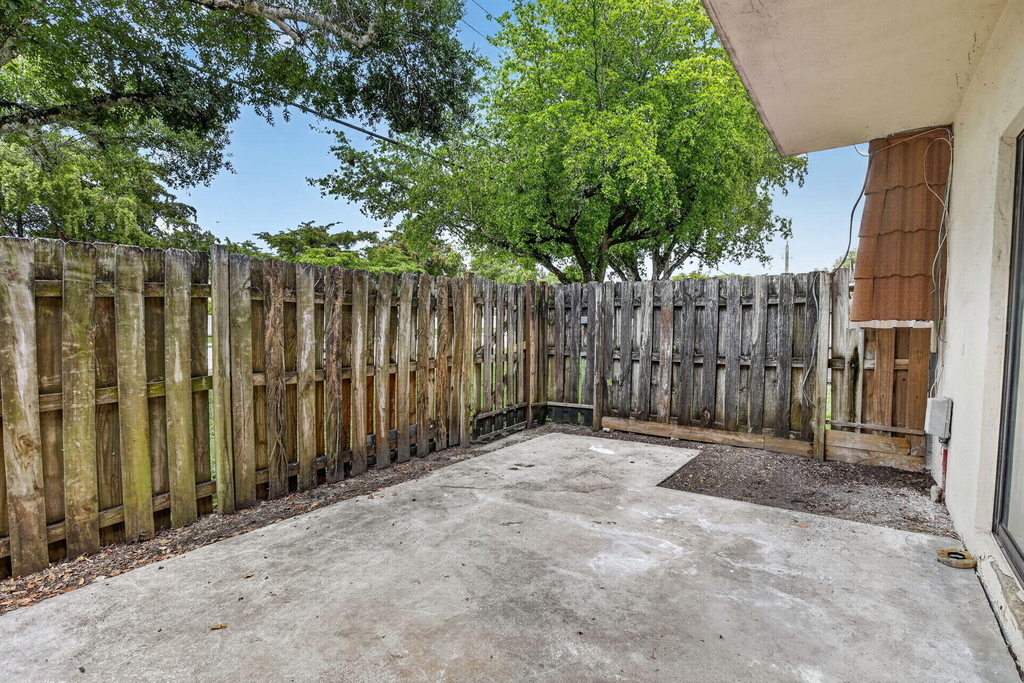 11556 Nw 1st Street - Photo 23