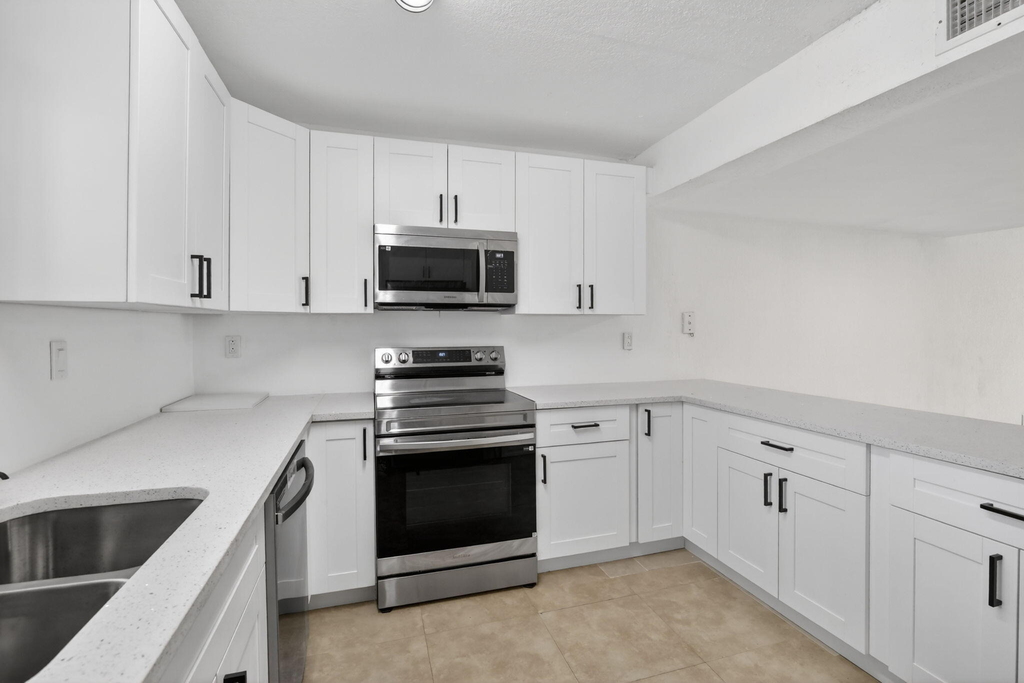 11556 Nw 1st Street - Photo 27