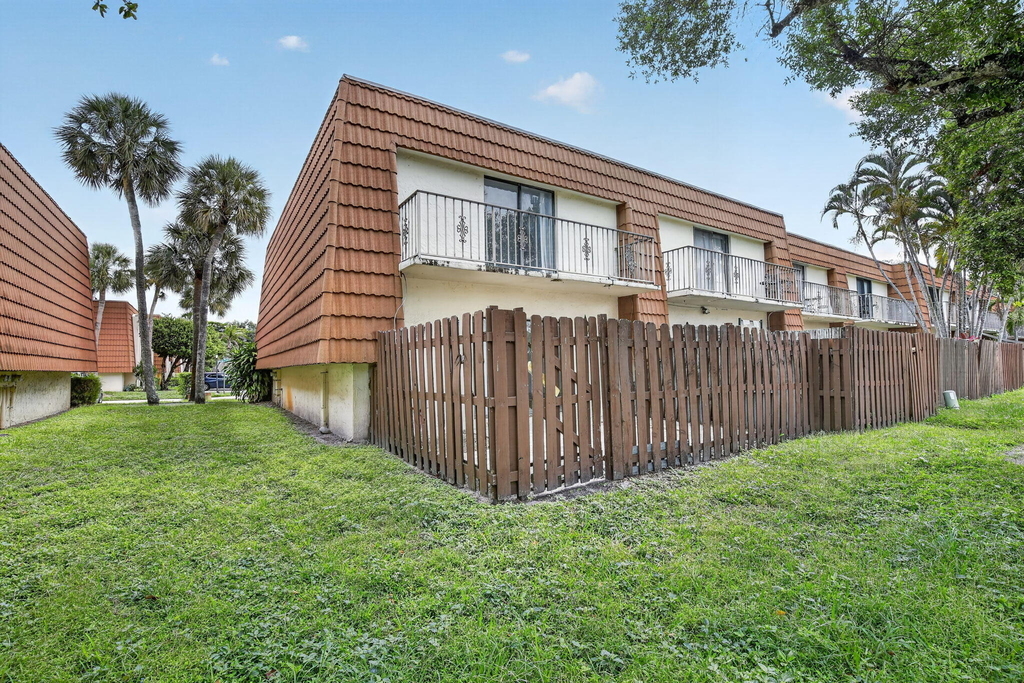 11556 Nw 1st Street - Photo 24