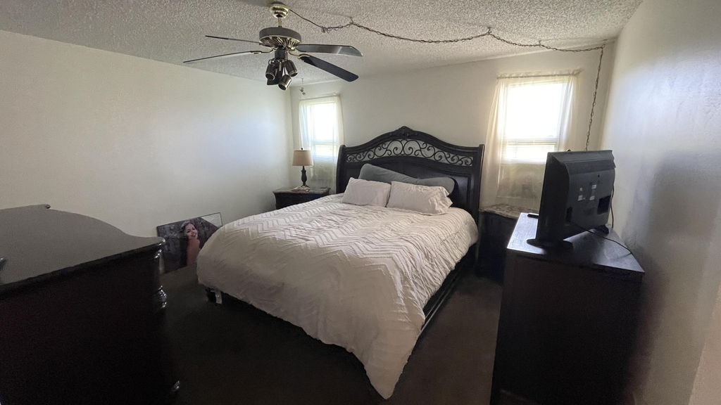 7911 Southgate Boulevard - Photo 16