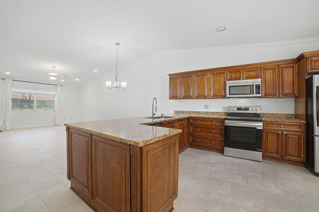6070 Sunny Manor Court - Photo 8