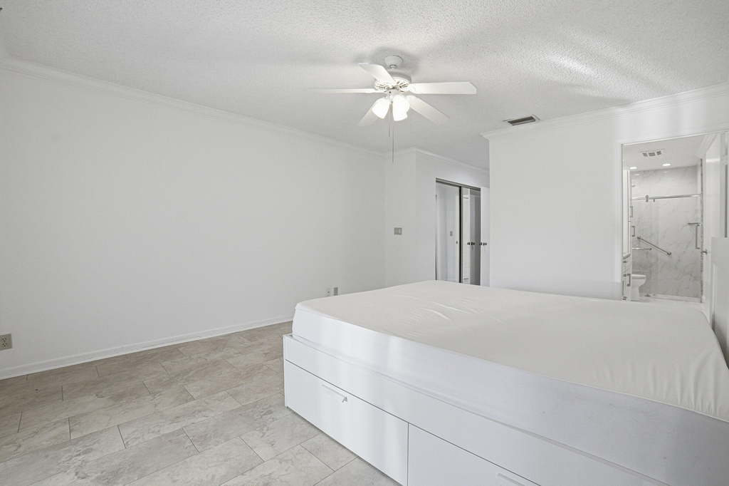 6070 Sunny Manor Court - Photo 14