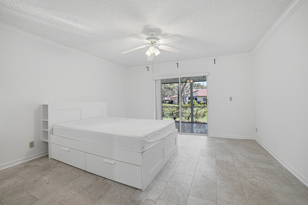 6070 Sunny Manor Court - Photo 15