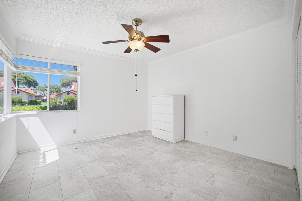 6070 Sunny Manor Court - Photo 19