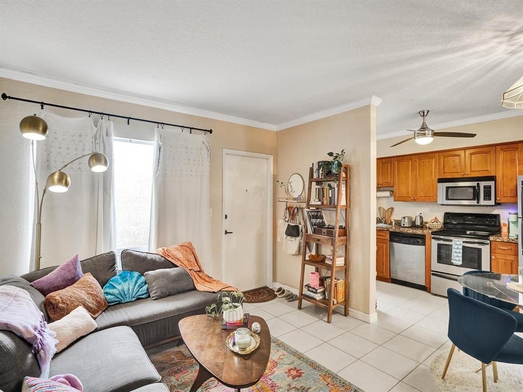 2190 Se 5th Street - Photo 3
