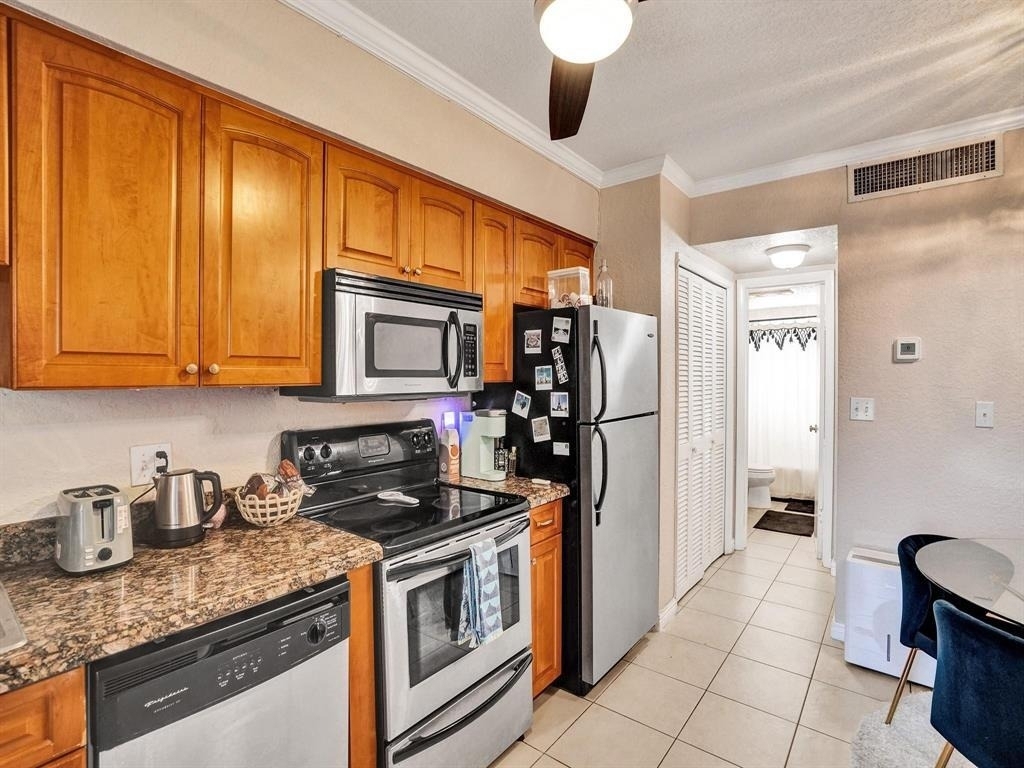 2190 Se 5th Street - Photo 12