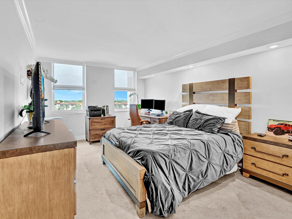 1150 Hillsboro Mile - Photo 26
