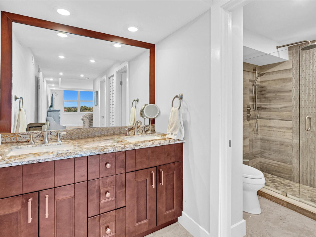 1150 Hillsboro Mile - Photo 33