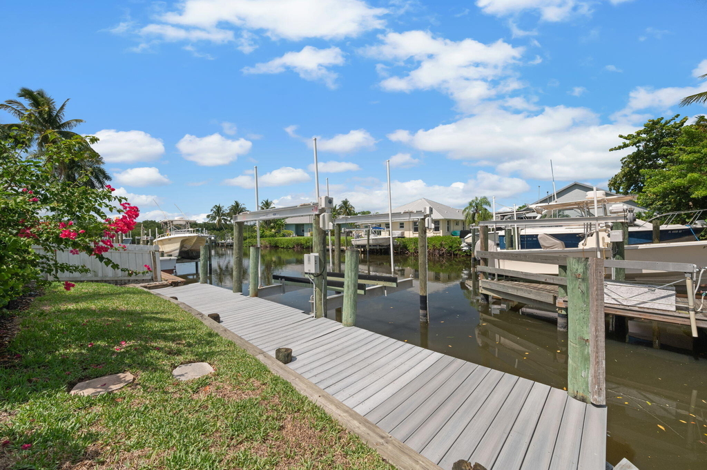 121 Queen Eugenia Court - Photo 45