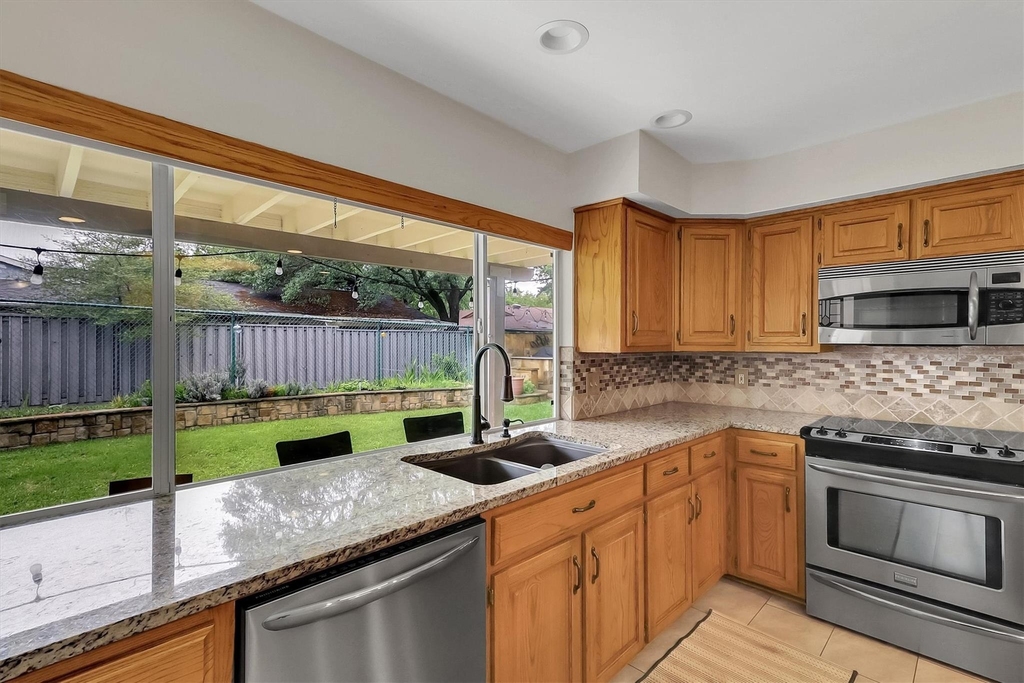 15735 Covewood Circle - Photo 9