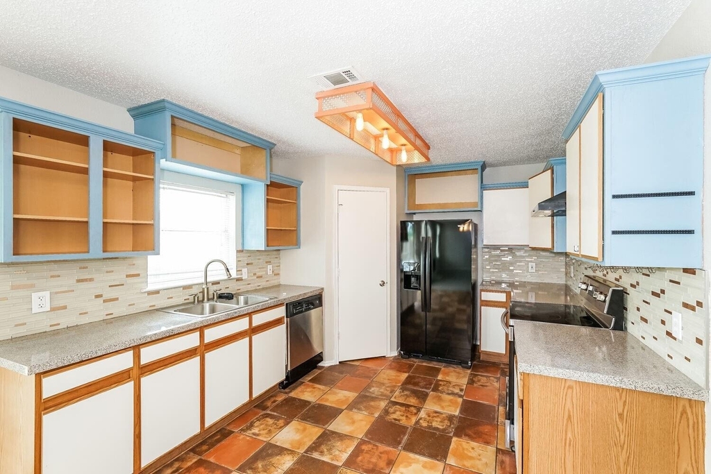 407 Harvard Drive - Photo 4