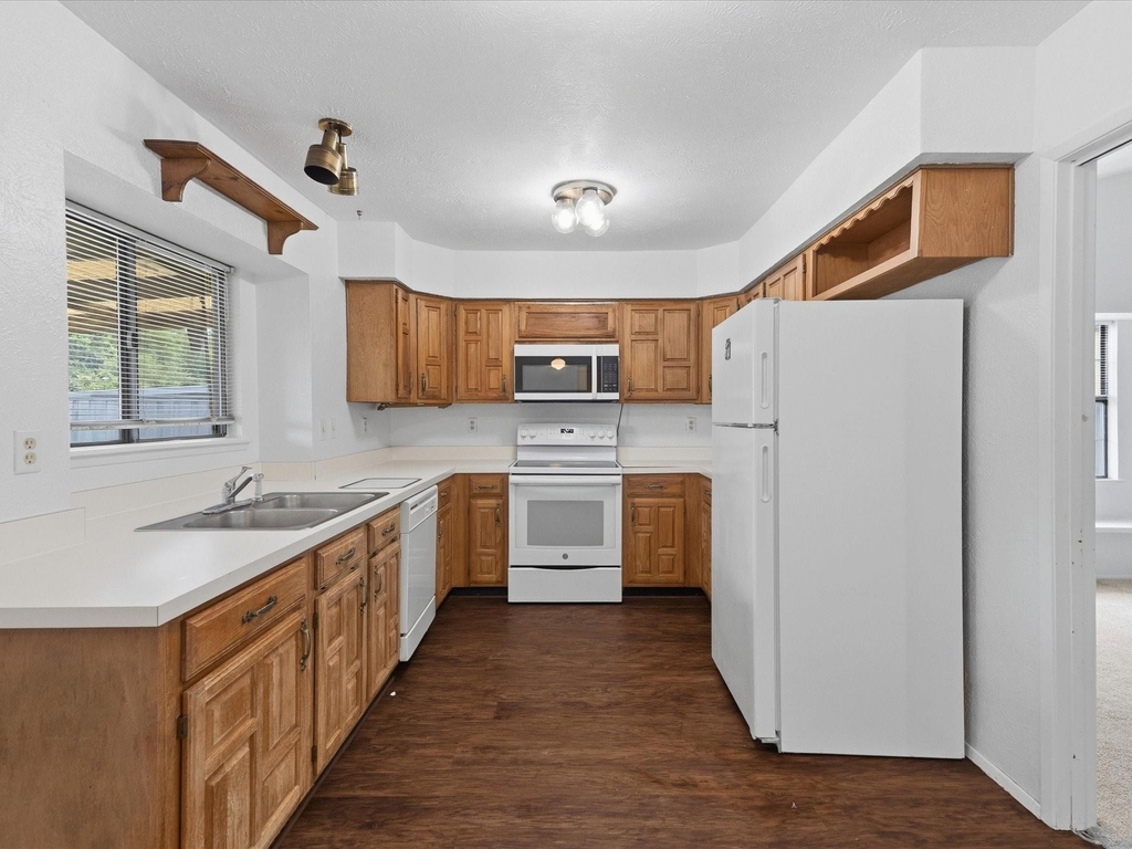 7612 Jerome Drive - Photo 11