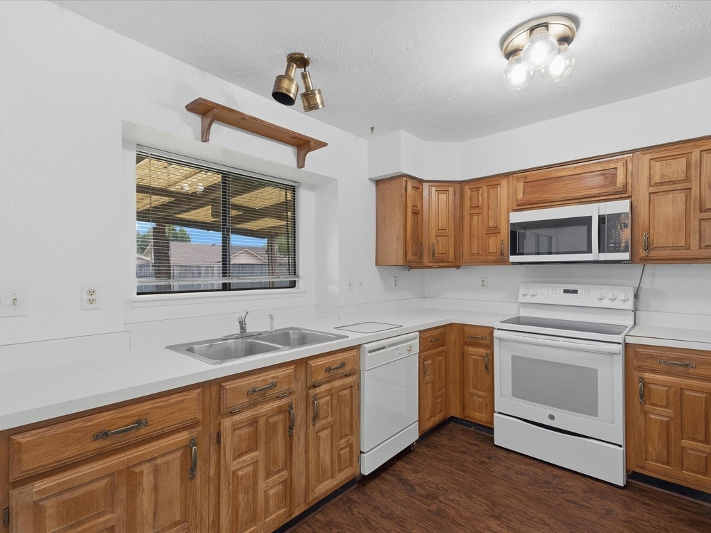 7612 Jerome Drive - Photo 12