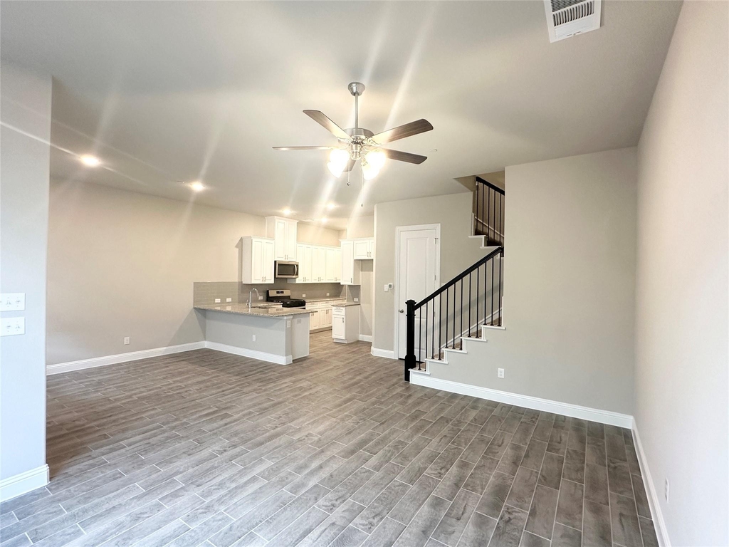 6261 Rilla Street - Photo 2