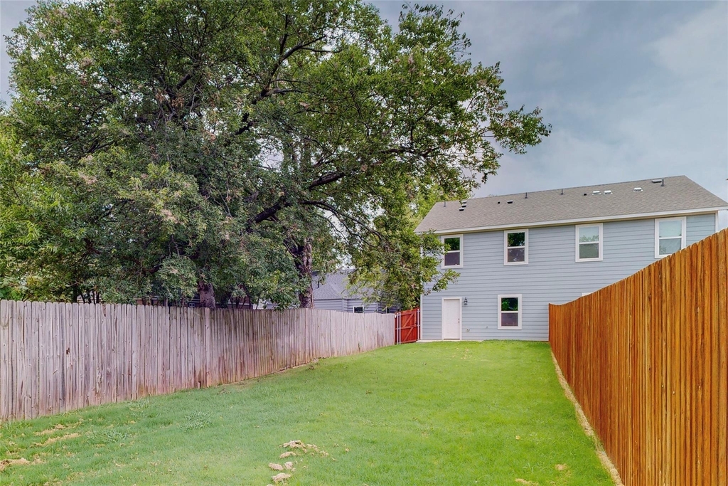 618 W Sears Street - Photo 37