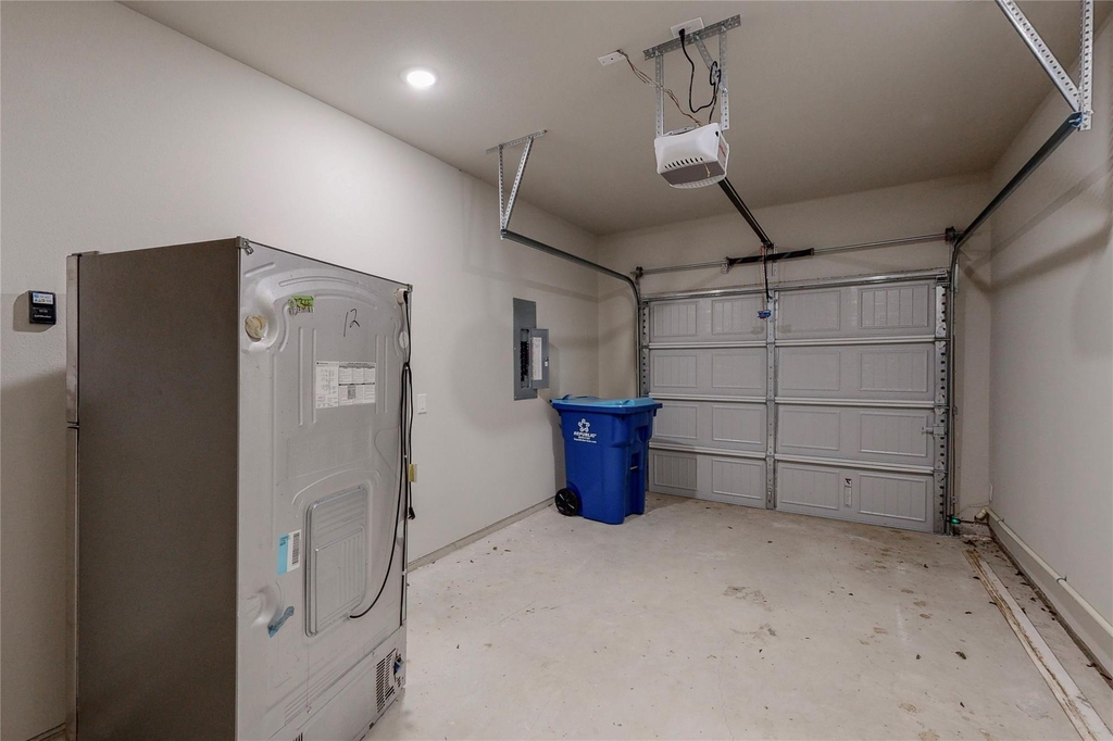 618 W Sears Street - Photo 33