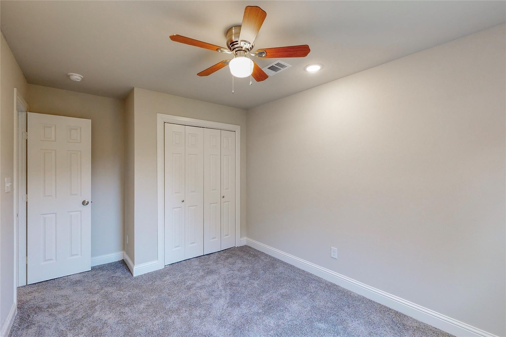 618 W Sears Street - Photo 24