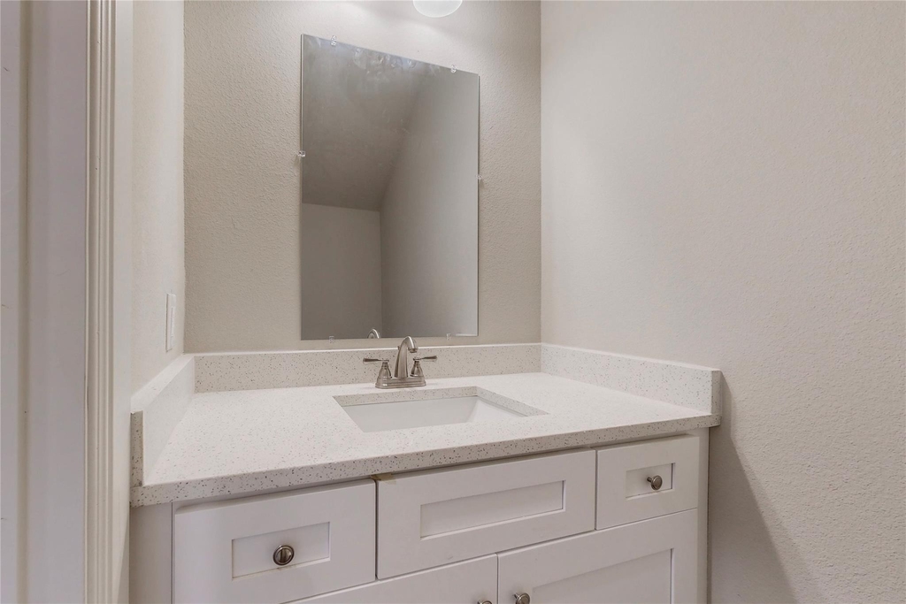 618 W Sears Street - Photo 30