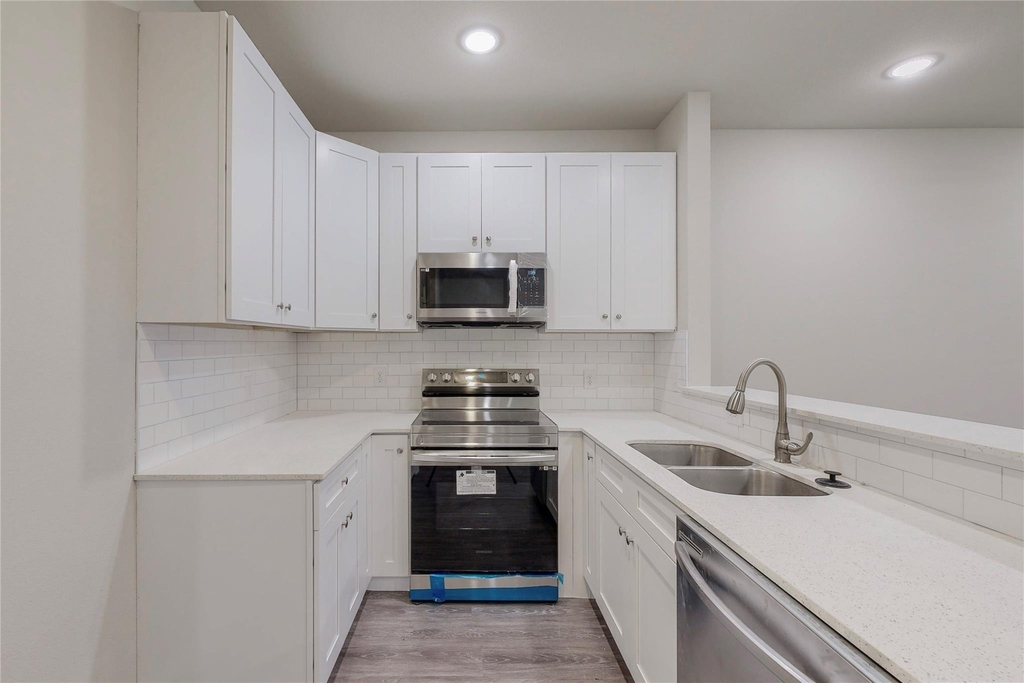 618 W Sears Street - Photo 15