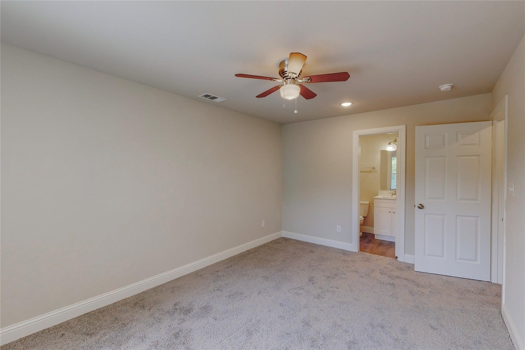 618 W Sears Street - Photo 29