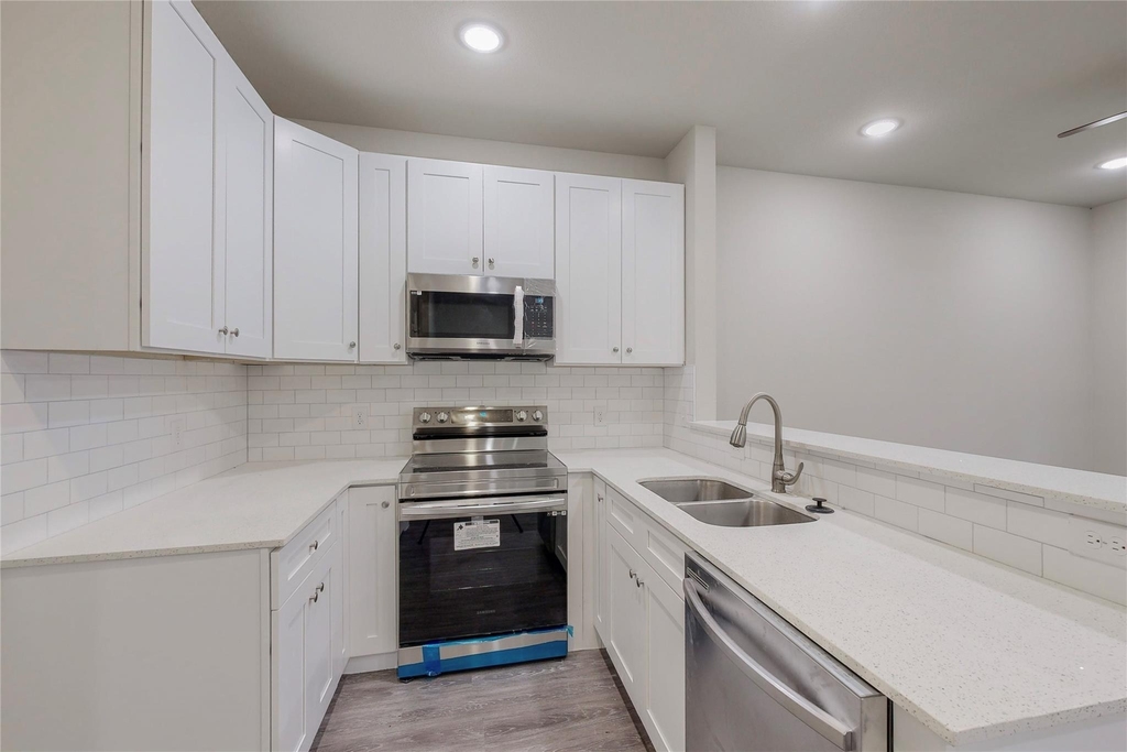 618 W Sears Street - Photo 14