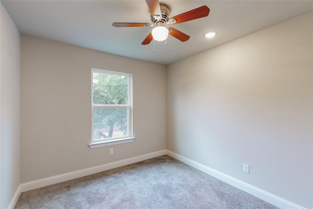 618 W Sears Street - Photo 20