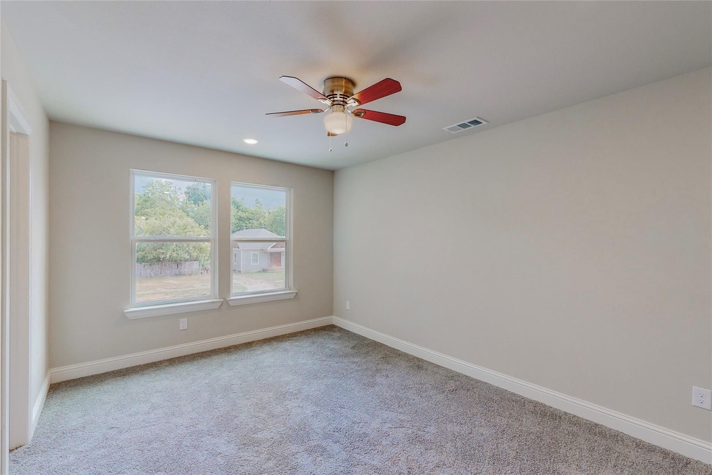 618 W Sears Street - Photo 26