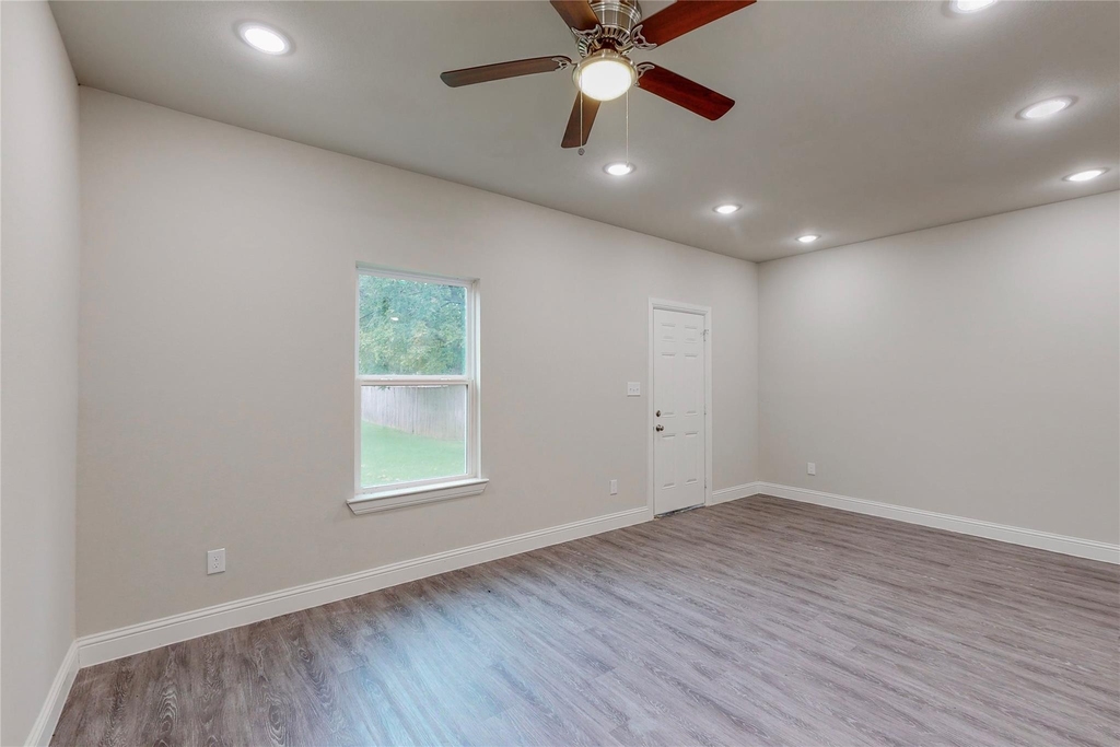 618 W Sears Street - Photo 7