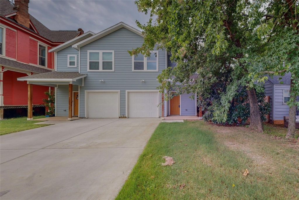 618 W Sears Street - Photo 1