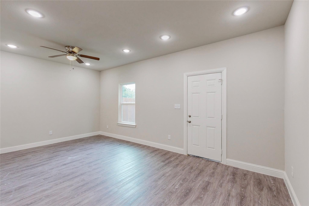 618 W Sears Street - Photo 8
