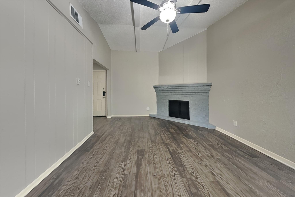 622 W Springdale Lane - Photo 1