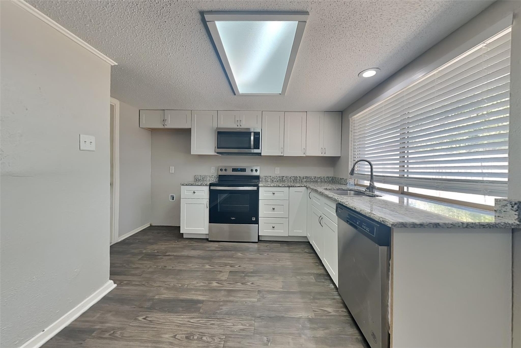 622 W Springdale Lane - Photo 4