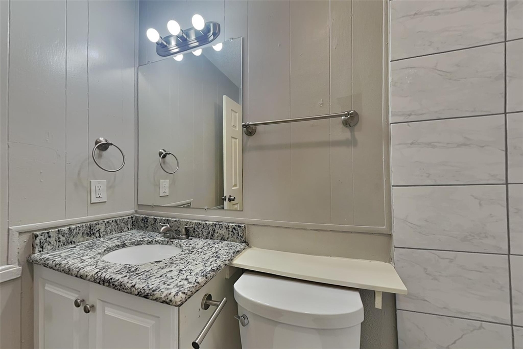 622 W Springdale Lane - Photo 14