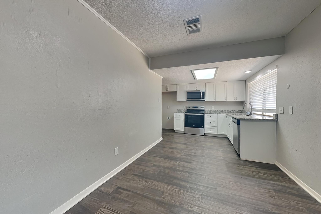 622 W Springdale Lane - Photo 5