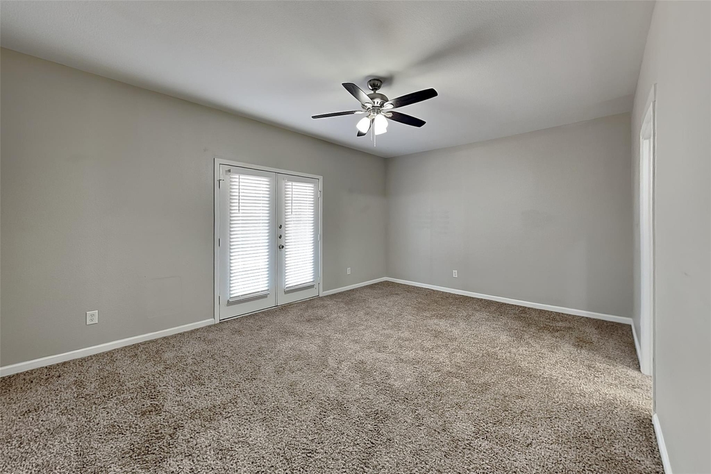 2617 Hilcroft Avenue - Photo 6
