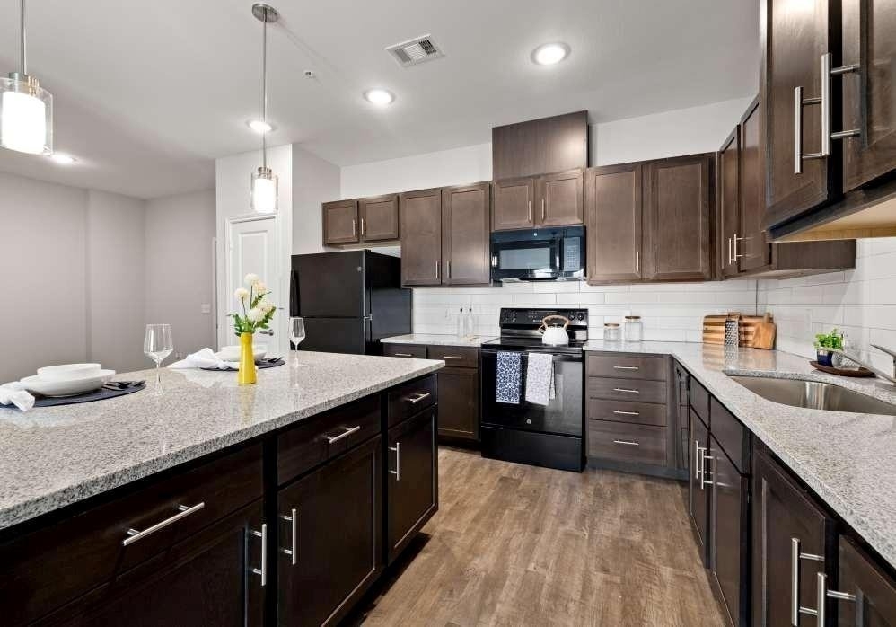 2551 N Guadalupe Street - Photo 3