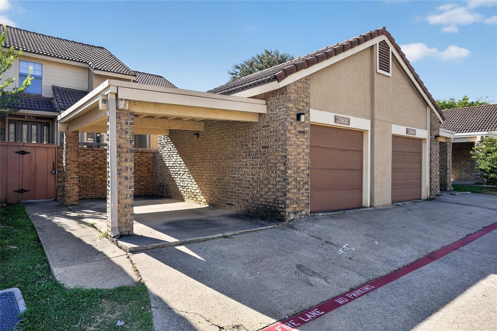 2606 Encina - Photo 1