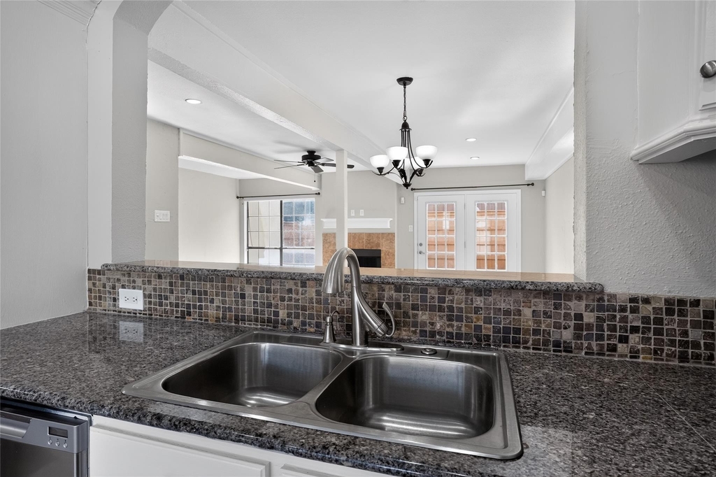 2606 Encina - Photo 9