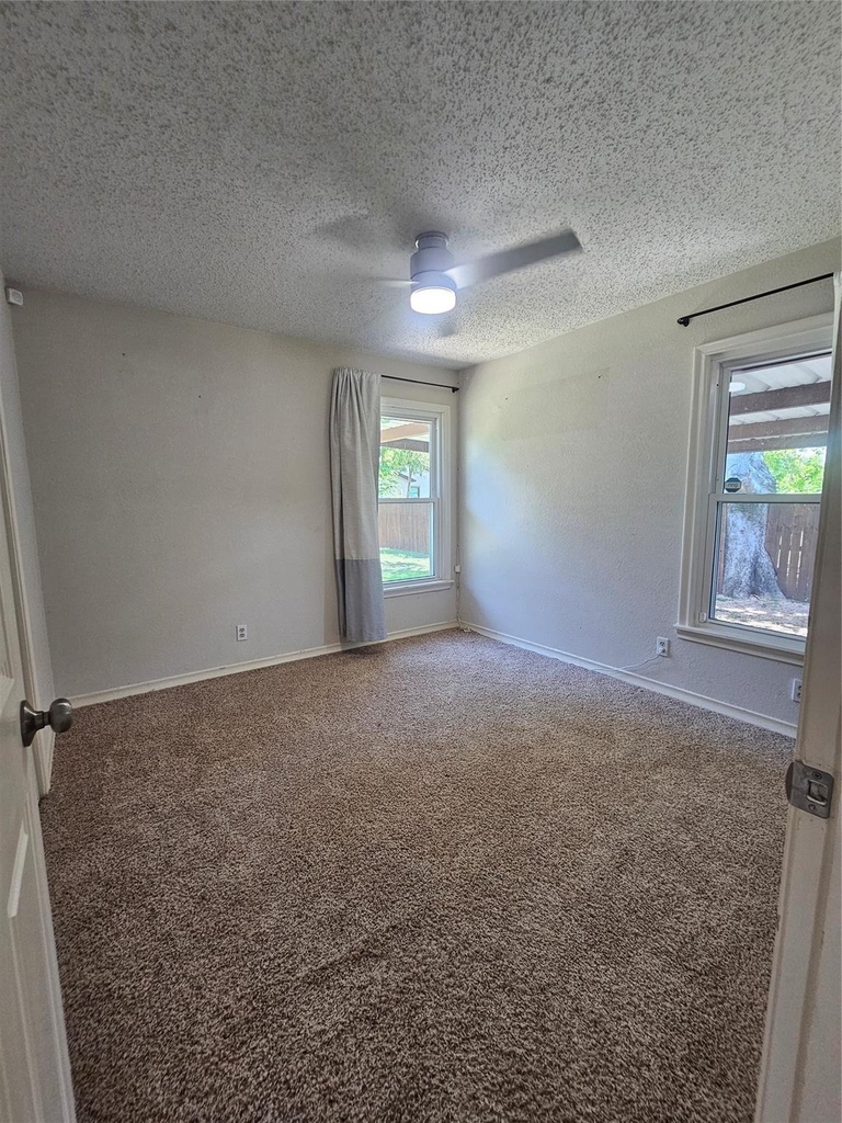 3115 Dahlia Drive - Photo 10