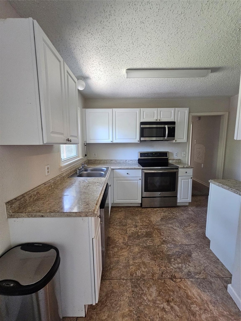 3115 Dahlia Drive - Photo 8
