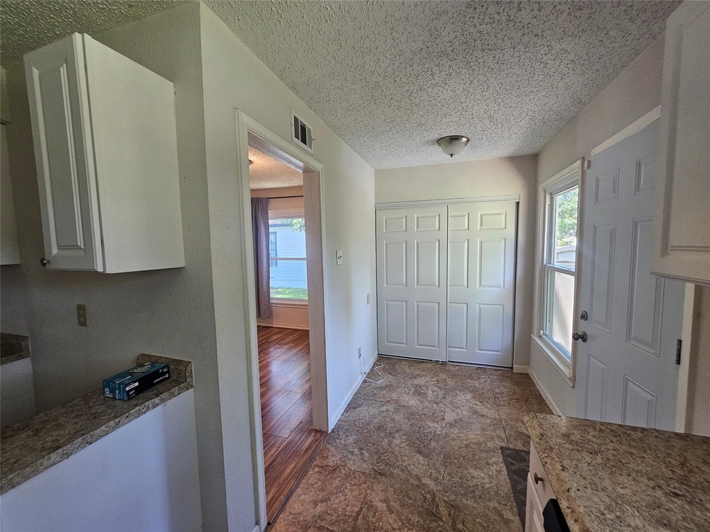 3115 Dahlia Drive - Photo 7