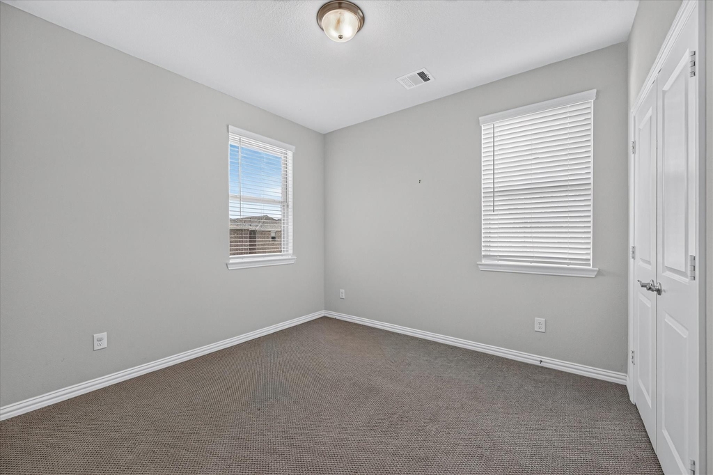 1381 Elaine Drive - Photo 9