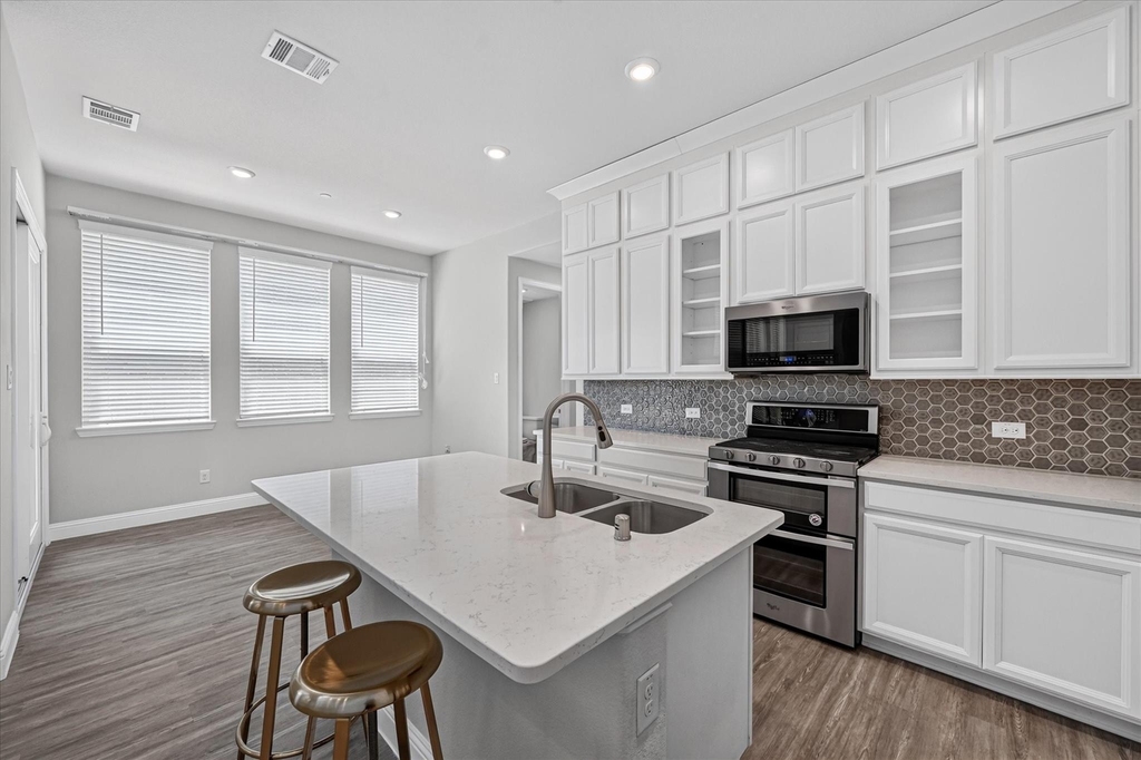 1381 Elaine Drive - Photo 20