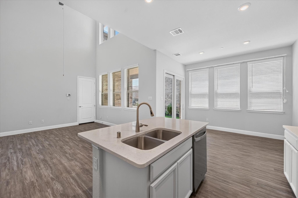 1381 Elaine Drive - Photo 21