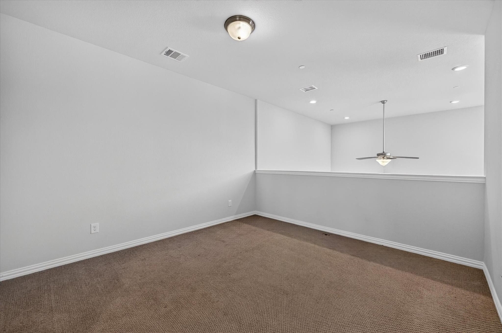 1381 Elaine Drive - Photo 10
