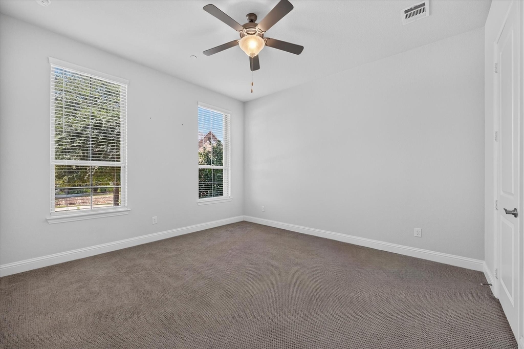 1381 Elaine Drive - Photo 8