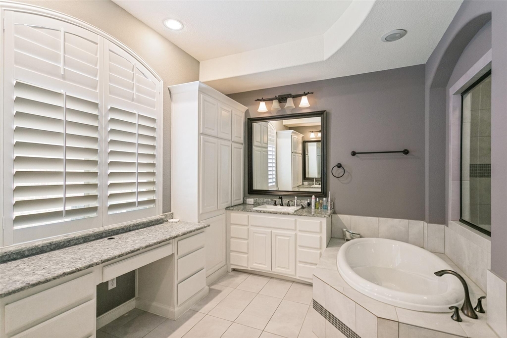 7721 Shackelford Drive - Photo 9