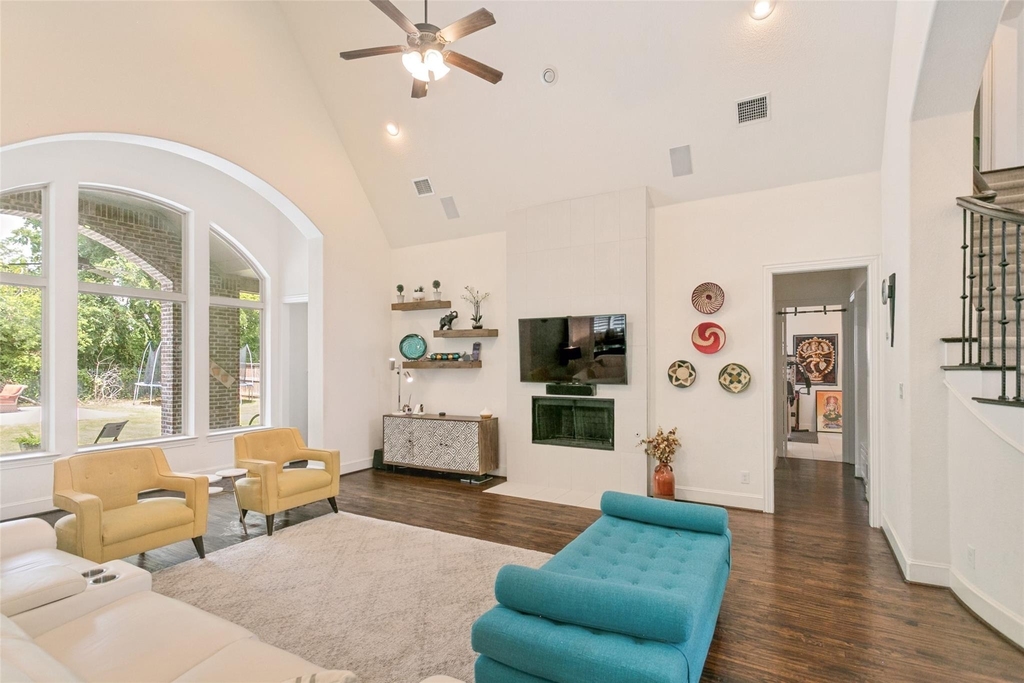 7721 Shackelford Drive - Photo 3