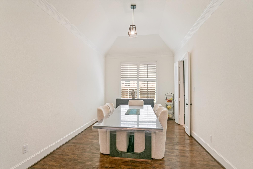 7721 Shackelford Drive - Photo 6